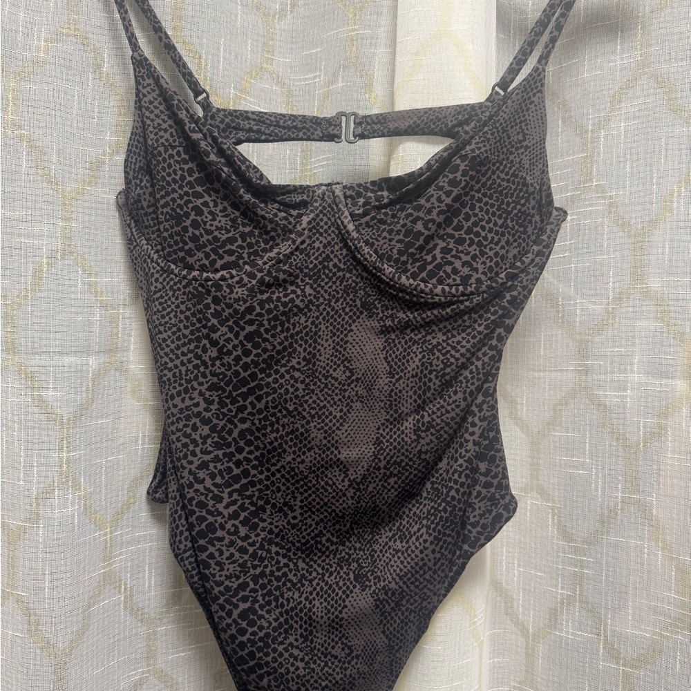 ACACIA Leopard Print Underwire One-Piece Swimwear